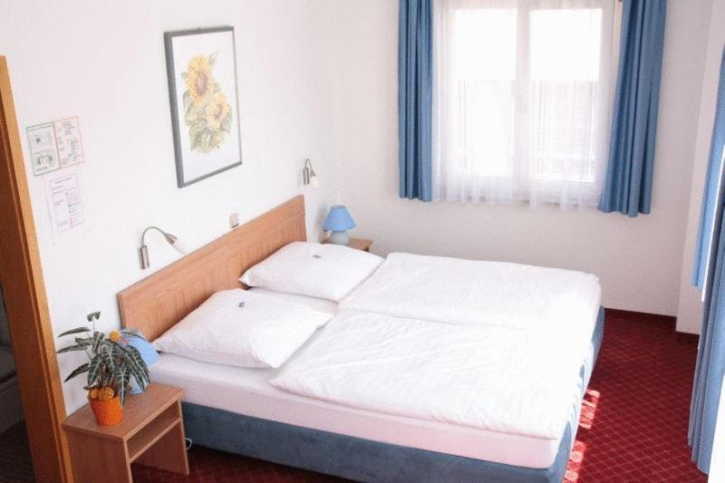 Hotel Schillerplatz Öhringen Extérieur photo