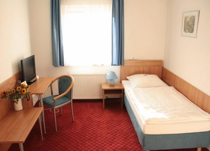 Hotel Schillerplatz Öhringen Extérieur photo